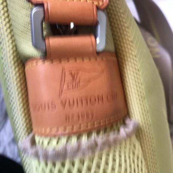 Louis Vuitton LV Cup 2000 Weatherly Yellow Shoulder Bag - Picture 11 of 17